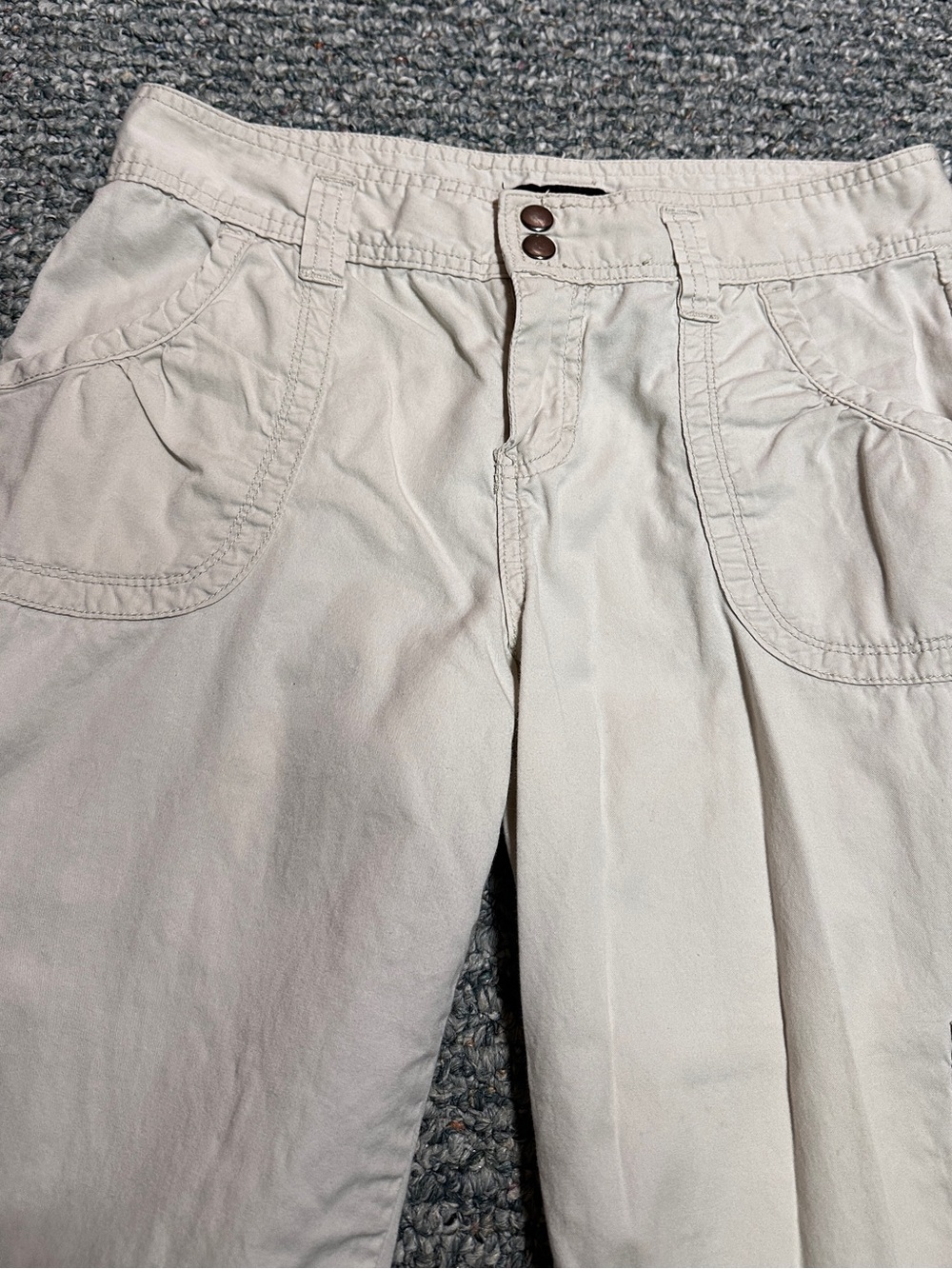 Y2K Calvin Klein Jeans Cream Cargo Crop Capris Pants Mid Rise - Picture 2 of 6